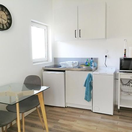 Blue Rent Apartment Bron Exterior photo