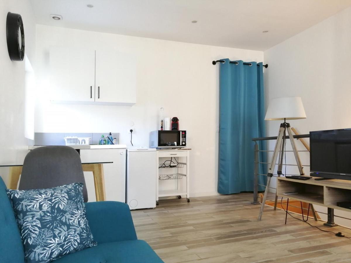 Blue Rent Apartment Bron Exterior photo