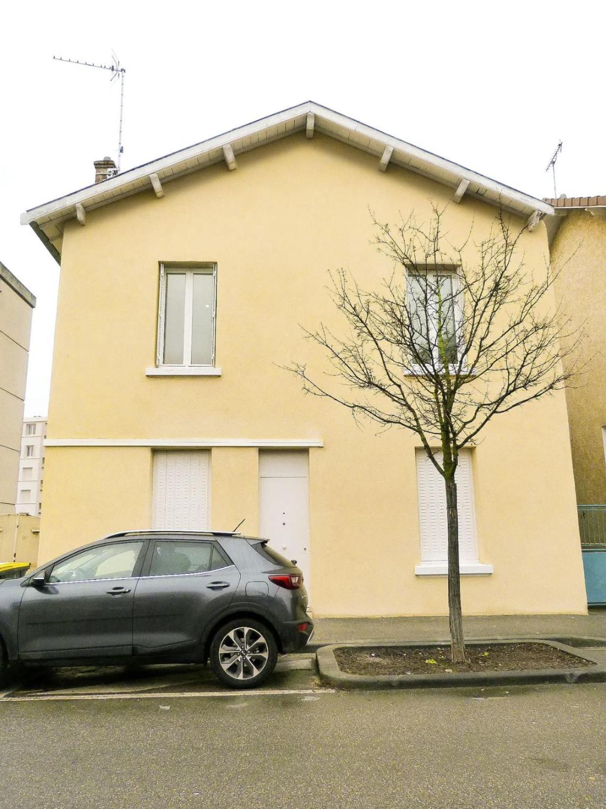 Blue Rent Apartment Bron Exterior photo